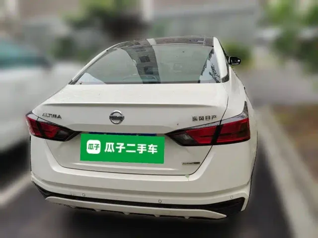 Nissan Teana — Фото автомобиля 3