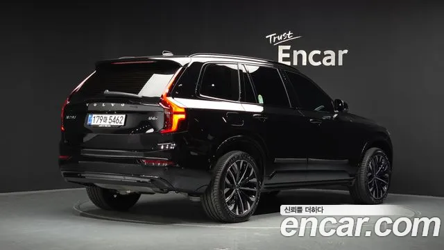 Volvo XC90 — Фото автомобиля 2