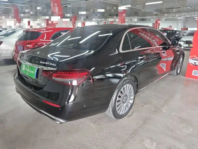 Mercedes-Benz E-Class — Фото автомобиля 6