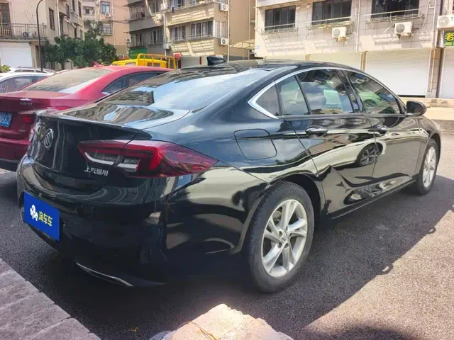 Buick Regal — Фото автомобиля 3
