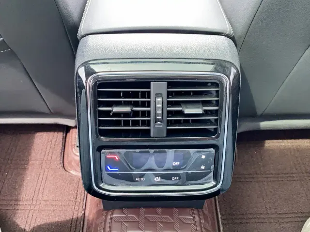 Volkswagen Passat — Фото автомобиля 16