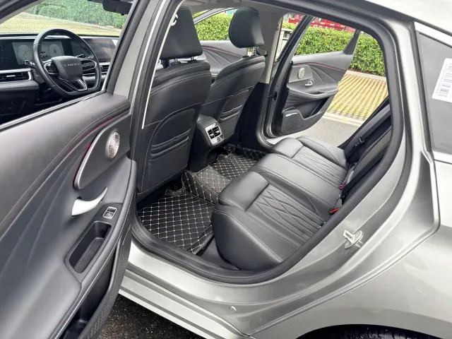 Chery Arrizo 8 — Фото автомобиля 10