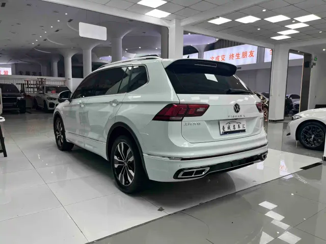 Volkswagen Tiguan L — Фото автомобиля 9
