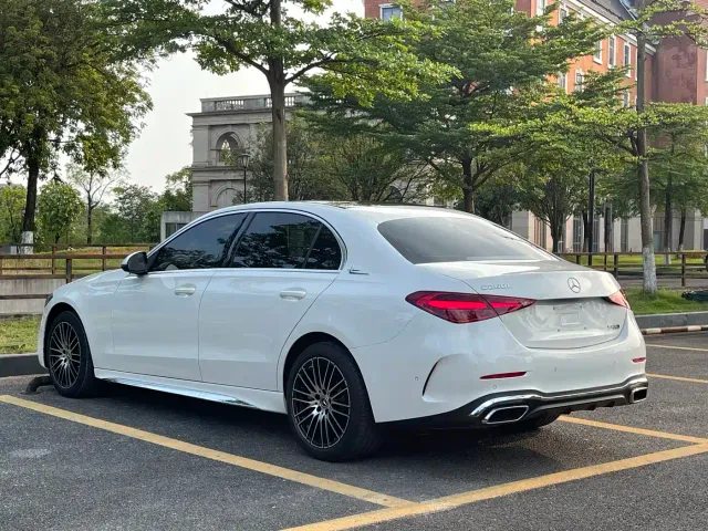 Mercedes-Benz C-Class — Фото автомобиля 4
