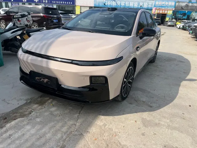 Leapmotor B01 — Фото автомобиля 3