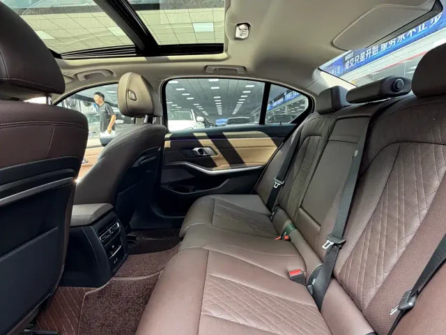BMW 3 Series — Фото автомобиля 6