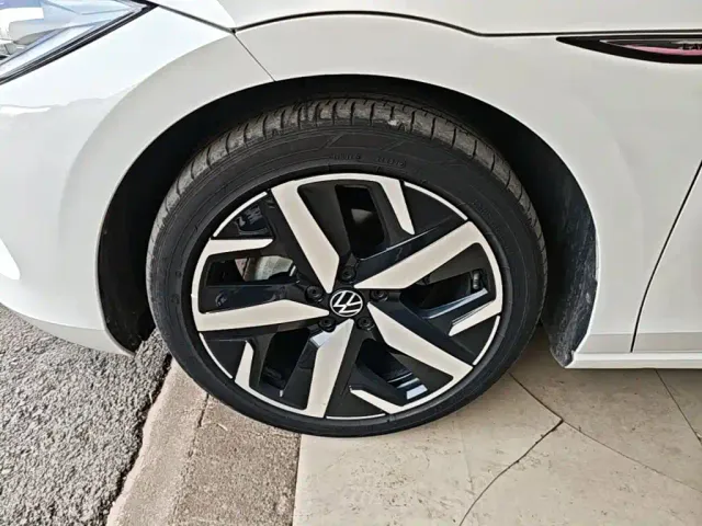 Volkswagen Lamando — Фото автомобиля 22