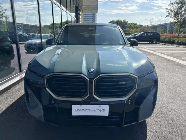 BMW XM — Фото автомобиля 2