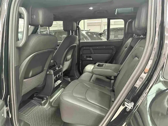 Land Rover Defender — Фото автомобиля 15