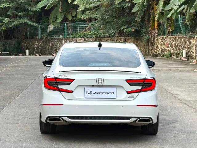 Honda Accord — Фото автомобиля 7