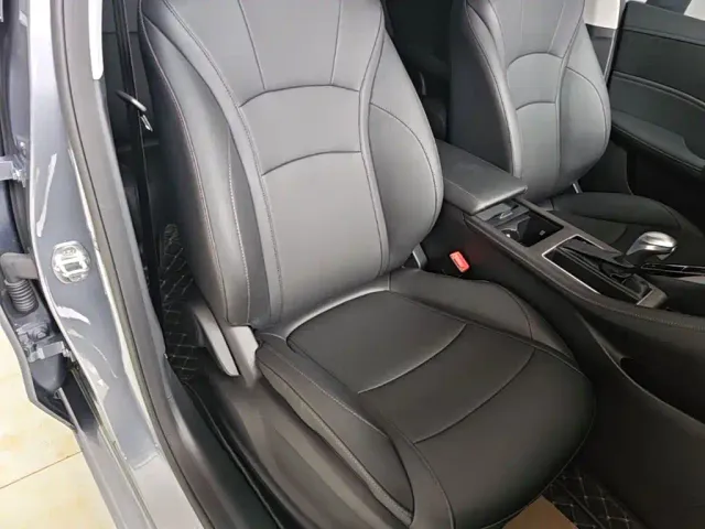 Roewe i5 — Фото автомобиля 24