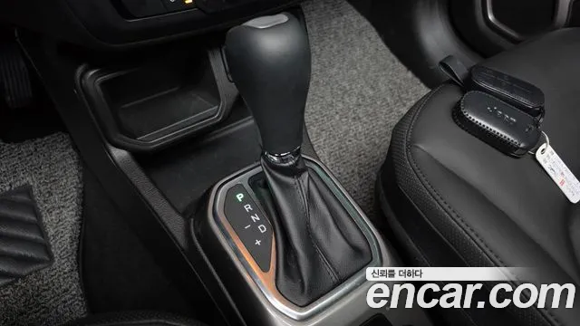 Jeep Renegade — Фото автомобиля 12