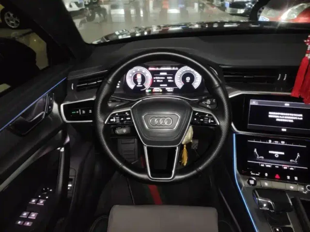 Audi A6L — Фото автомобиля 10