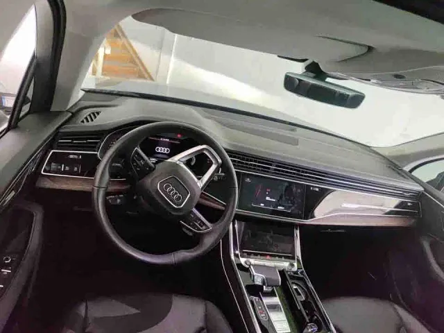 Audi Q7 — Фото автомобиля 3