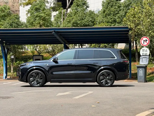 Li Auto L9 — Фото автомобиля 8