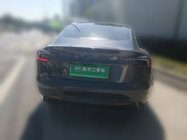 Tesla Model 3 — Фото автомобиля 3