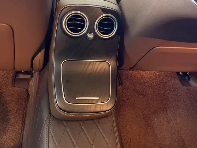 Mercedes-Benz E-Class — Фото автомобиля 15