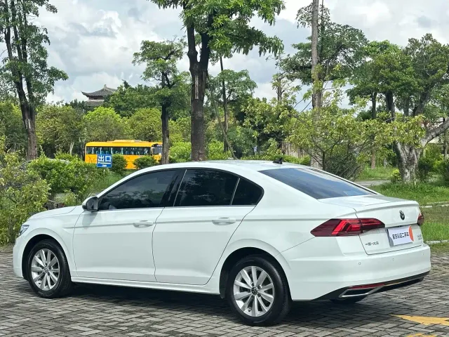 Volkswagen Bora — Фото автомобиля 7
