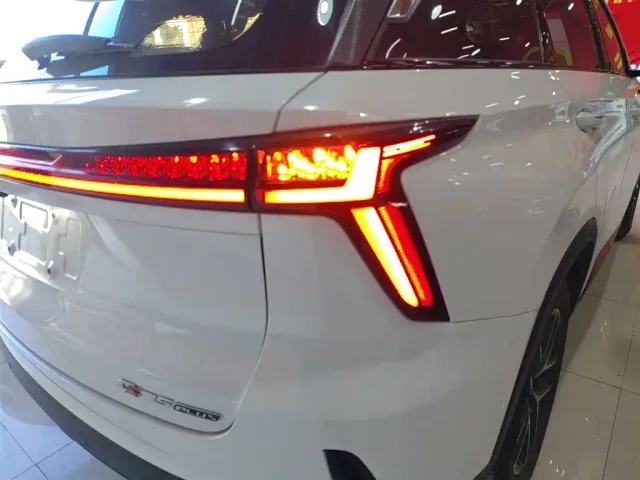 Changan CS75 Plus — Фото автомобиля 23