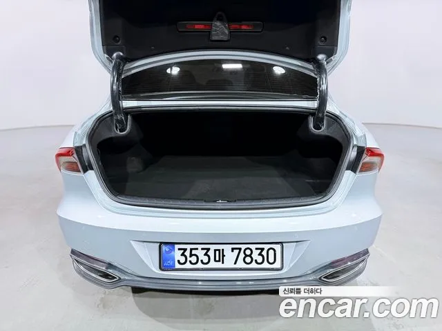 Hyundai Grandeur New — Фото автомобиля 19