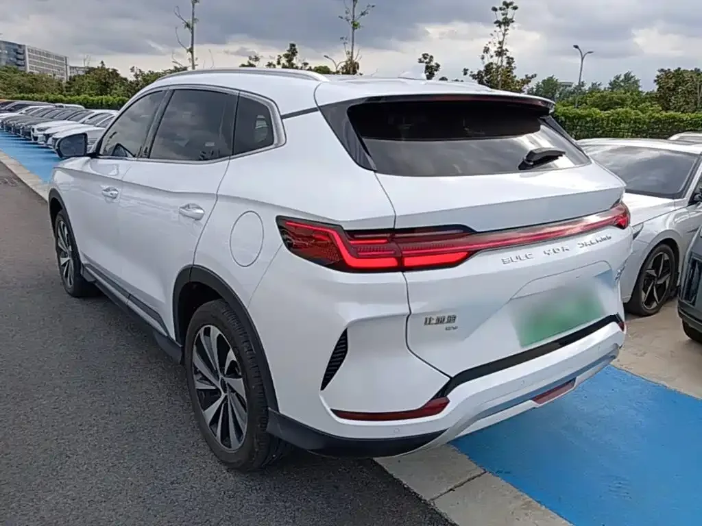 BYD Song PLUS PHEV 2024 Glory Edition EV 520km Premium — Фото автомобиля 4