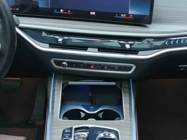 BMW X7 — Фото автомобиля 7
