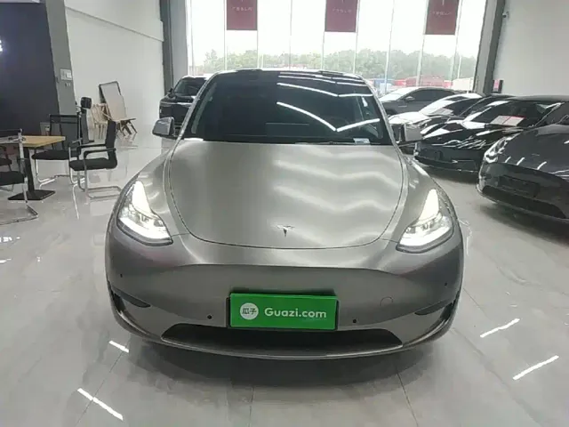 Tesla Model Y — Фото автомобиля 2