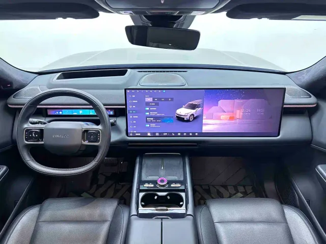 Lynk & Co 900 — Фото автомобиля 10