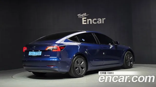 Tesla Model 3 — Фото автомобиля 2