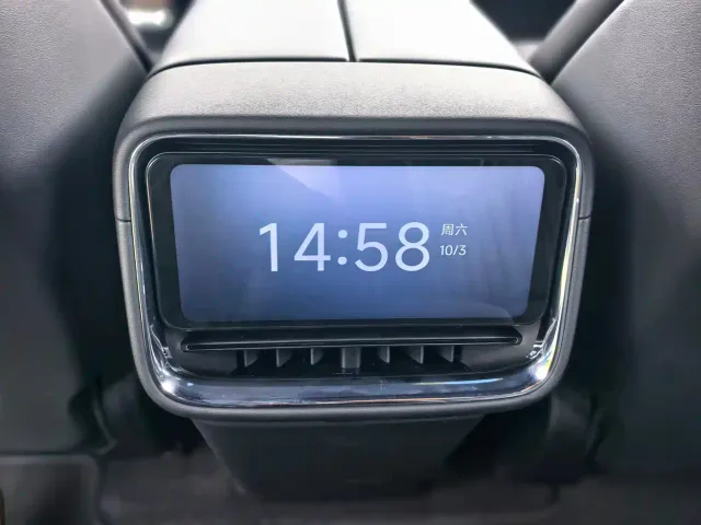 Xiaomi SU7 — Фото автомобиля 17