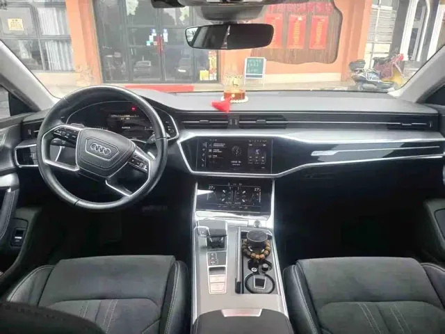 Audi A7L — Фото автомобиля 2