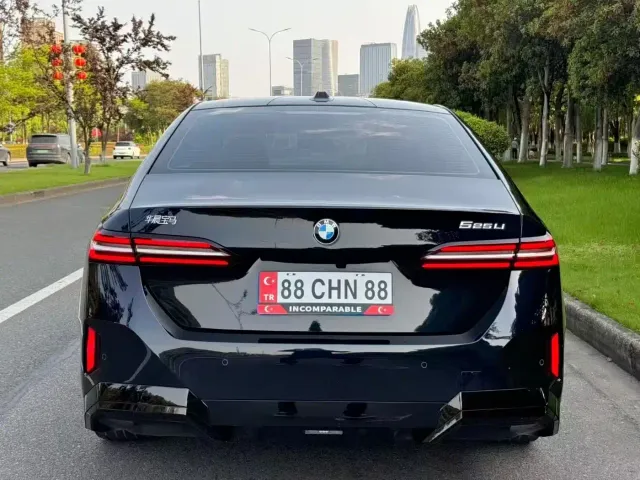 BMW 5 Series — Фото автомобиля 8