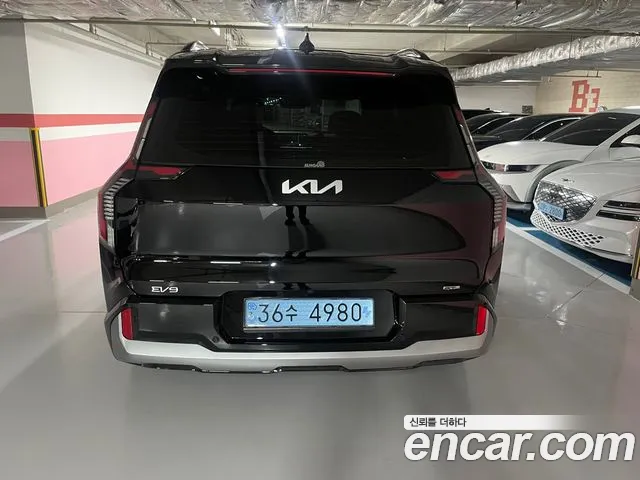 Kia EV9 — Фото автомобиля 4