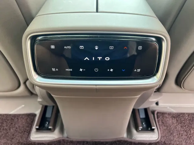 Aito M9 — Фото автомобиля 12
