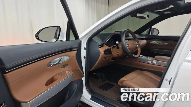 Genesis GV70 2.5T Бензин AWD — Фото автомобиля 8