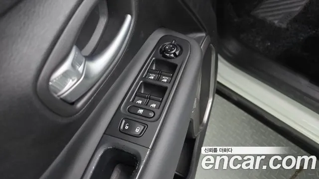 Jeep Renegade — Фото автомобиля 26