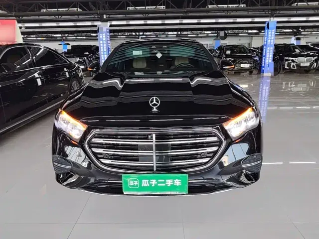 Mercedes-Benz E-Class — Фото автомобиля 2