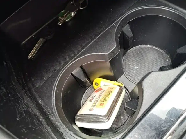 Mazda Axela — Фото автомобиля 8