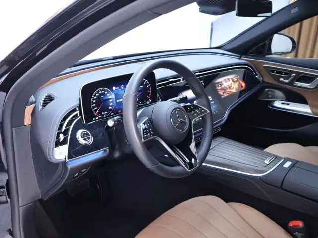 Mercedes-Benz E-Class — Фото автомобиля 11