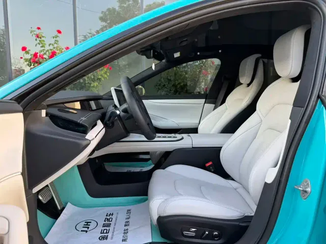 Xiaomi SU7 — Фото автомобиля 8