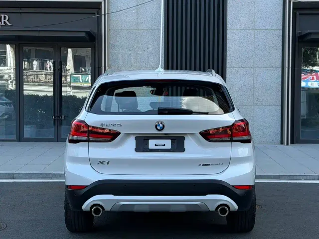 BMW X1 — Фото автомобиля 14