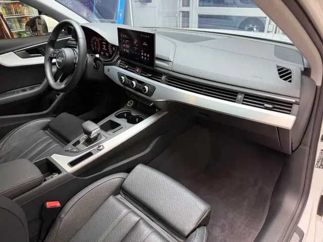 Audi A4L — Фото автомобиля 12