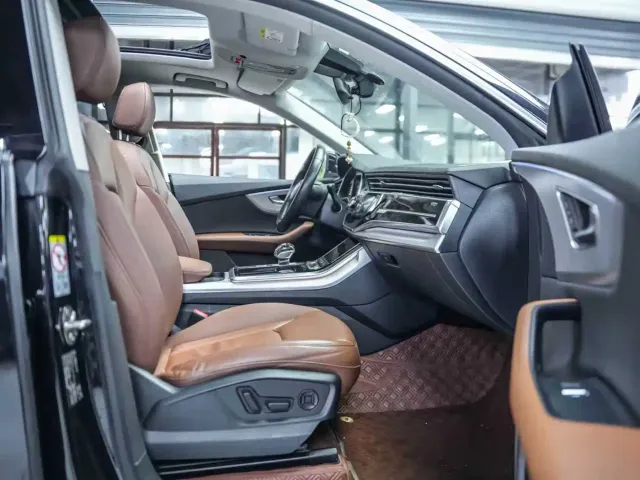 Audi Q8 — Фото автомобиля 8