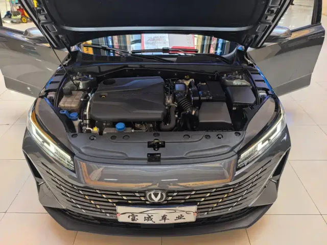 Changan Eado — Фото автомобиля 18