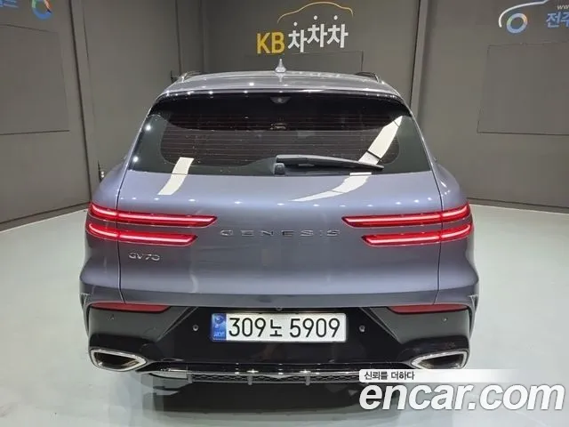 Genesis GV70 — Фото автомобиля 4