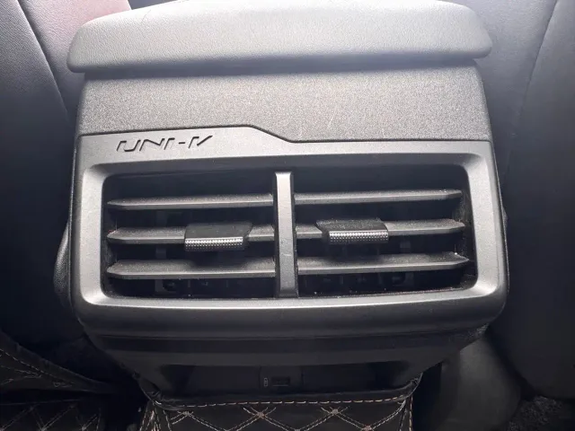 Changan Changan UNI-V 2022 1.5T Excellence — Фото автомобиля 13