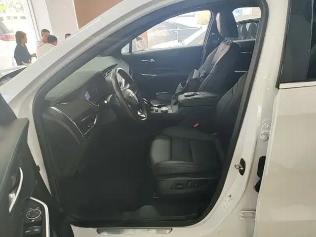 Cadillac XT4 — Фото автомобиля 14