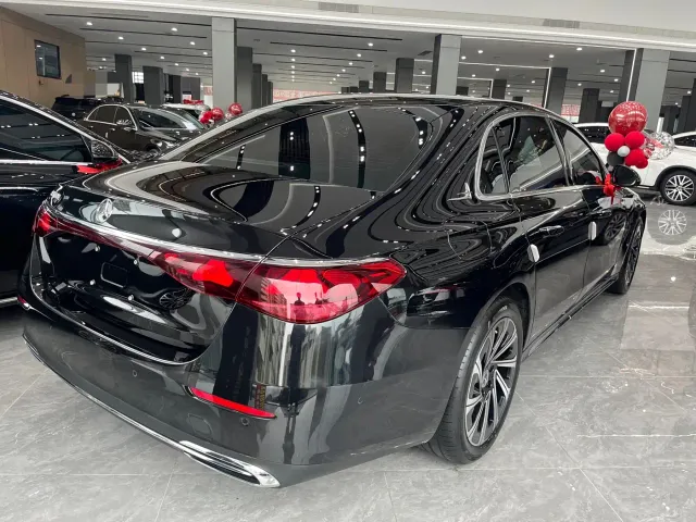 Mercedes-Benz E-Class — Фото автомобиля 9