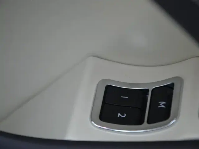 Bentley Bentayga Hybrid — Фото автомобиля 14