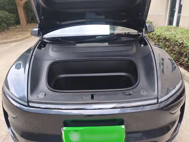 Tesla Model Y — Фото автомобиля 19